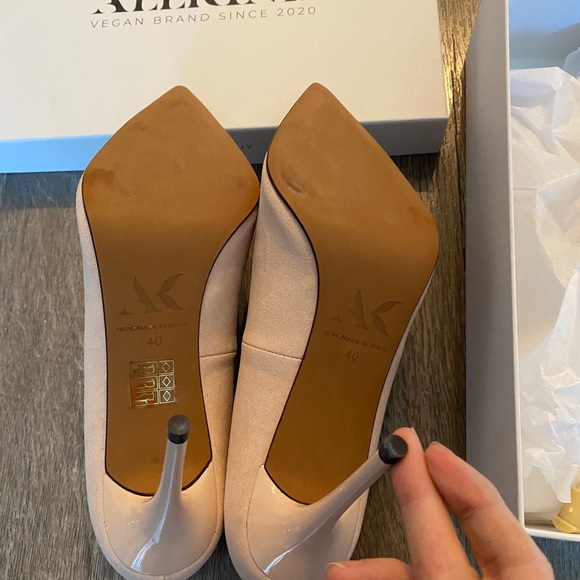 Allkind “Scarlett” vegan suede pumps size 9 - Picture 3 of 6